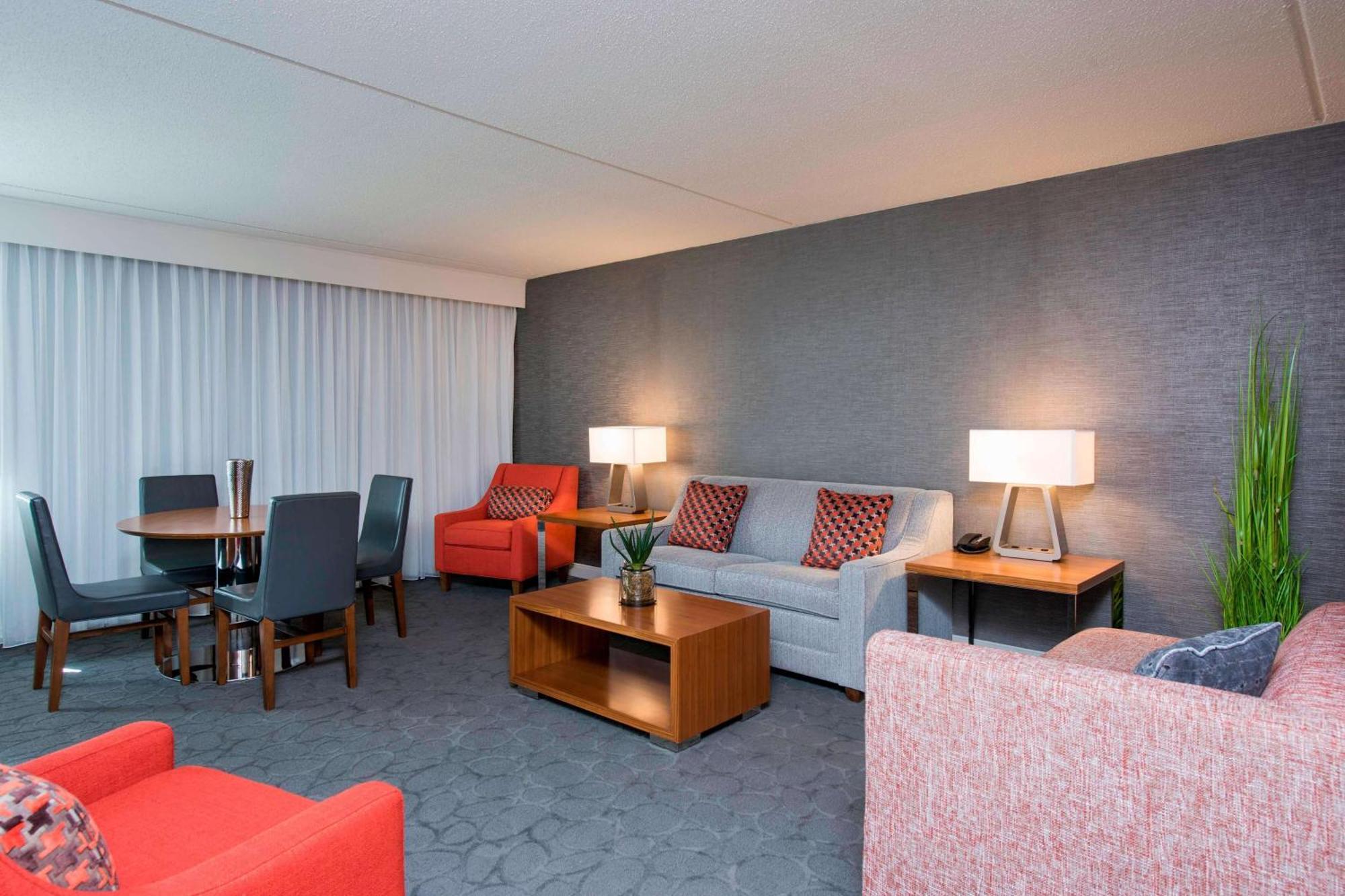 Sonesta Hotel Grand Rapids Airport Kentwood Exterior photo